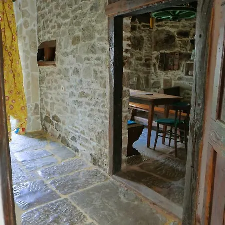 בית נופש Authentic Countryhouse In Nugla *