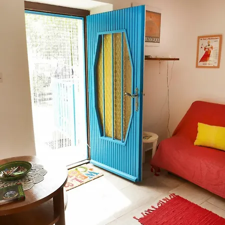 Authentic Countryhouse In Nugla