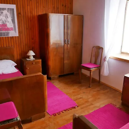 Authentic Countryhouse In Nugla בית נופש